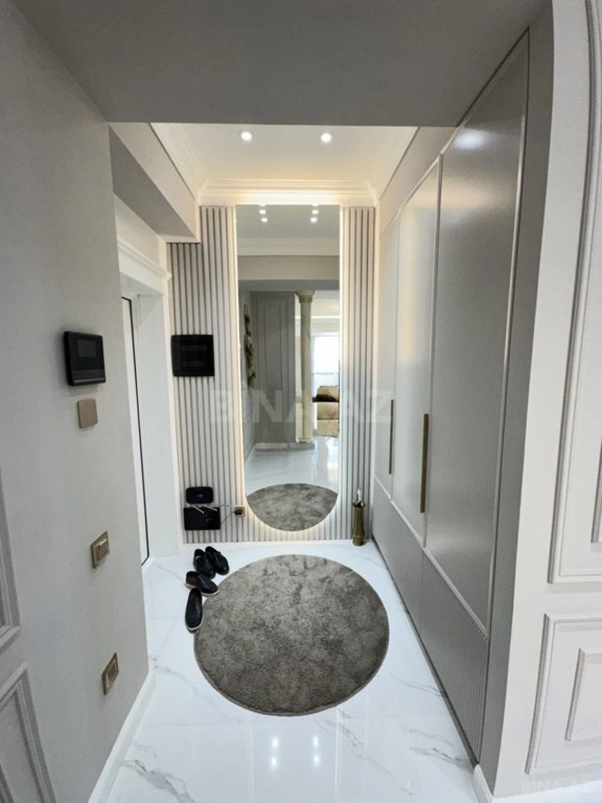 Satılır 3 otaqlı mənzil 115 m²