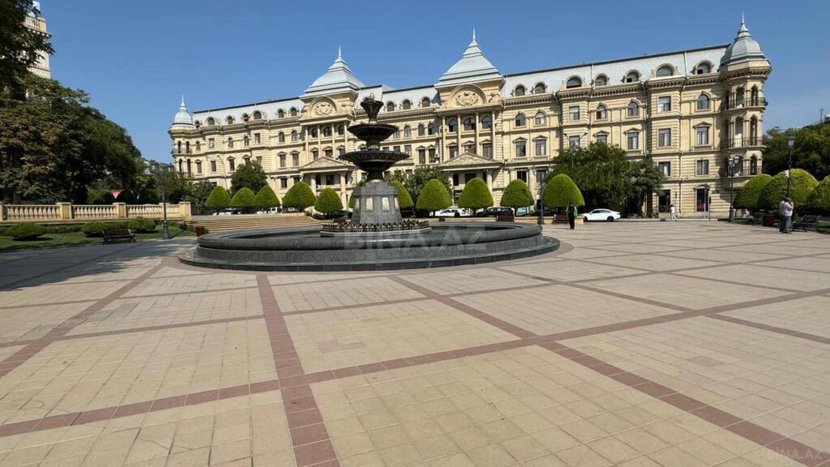 Satılır 3 otaqlı mənzil 115 m²