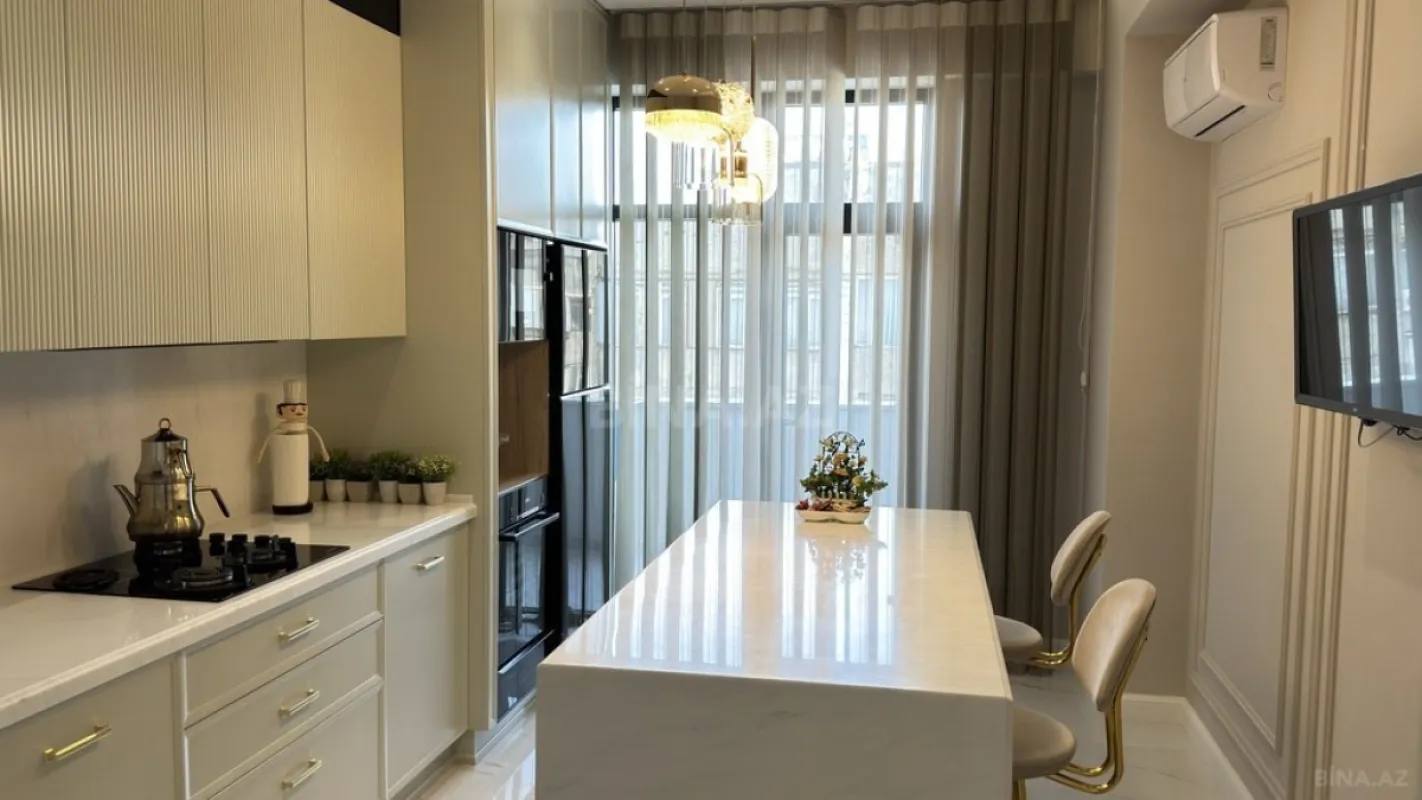 Satılır 3 otaqlı mənzil 115 m²