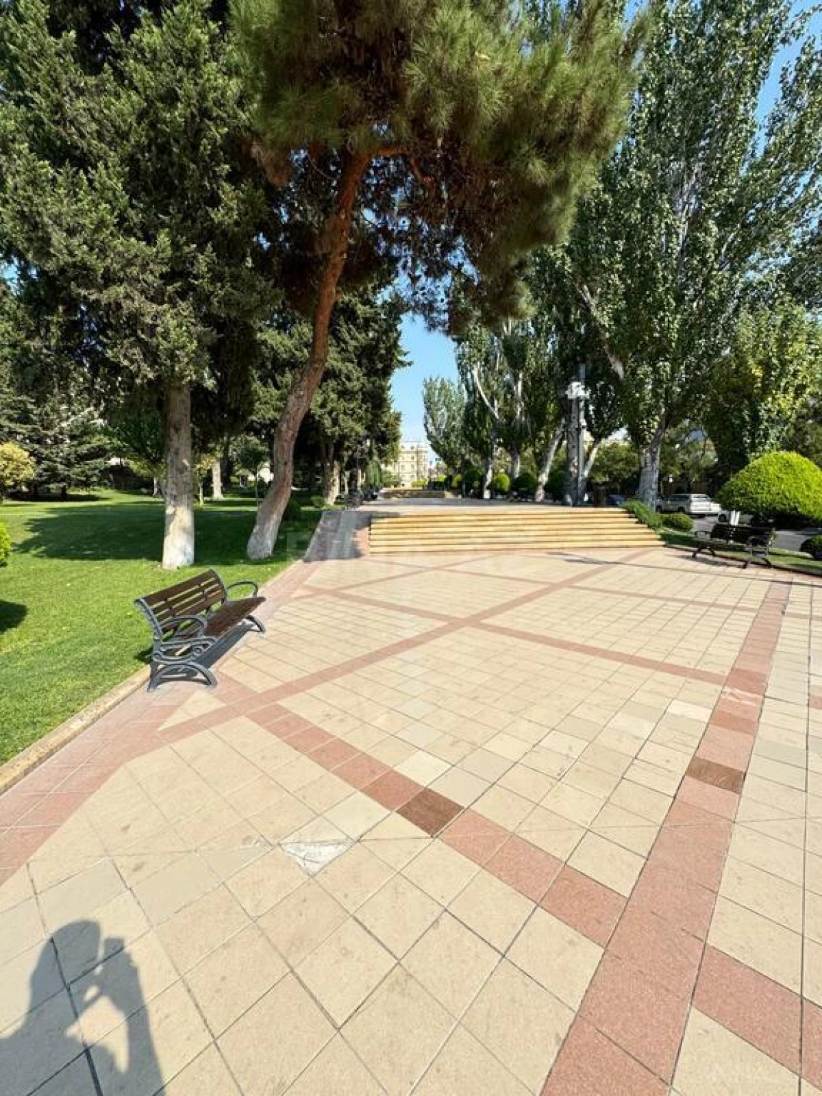 Satılır 3 otaqlı mənzil 115 m²