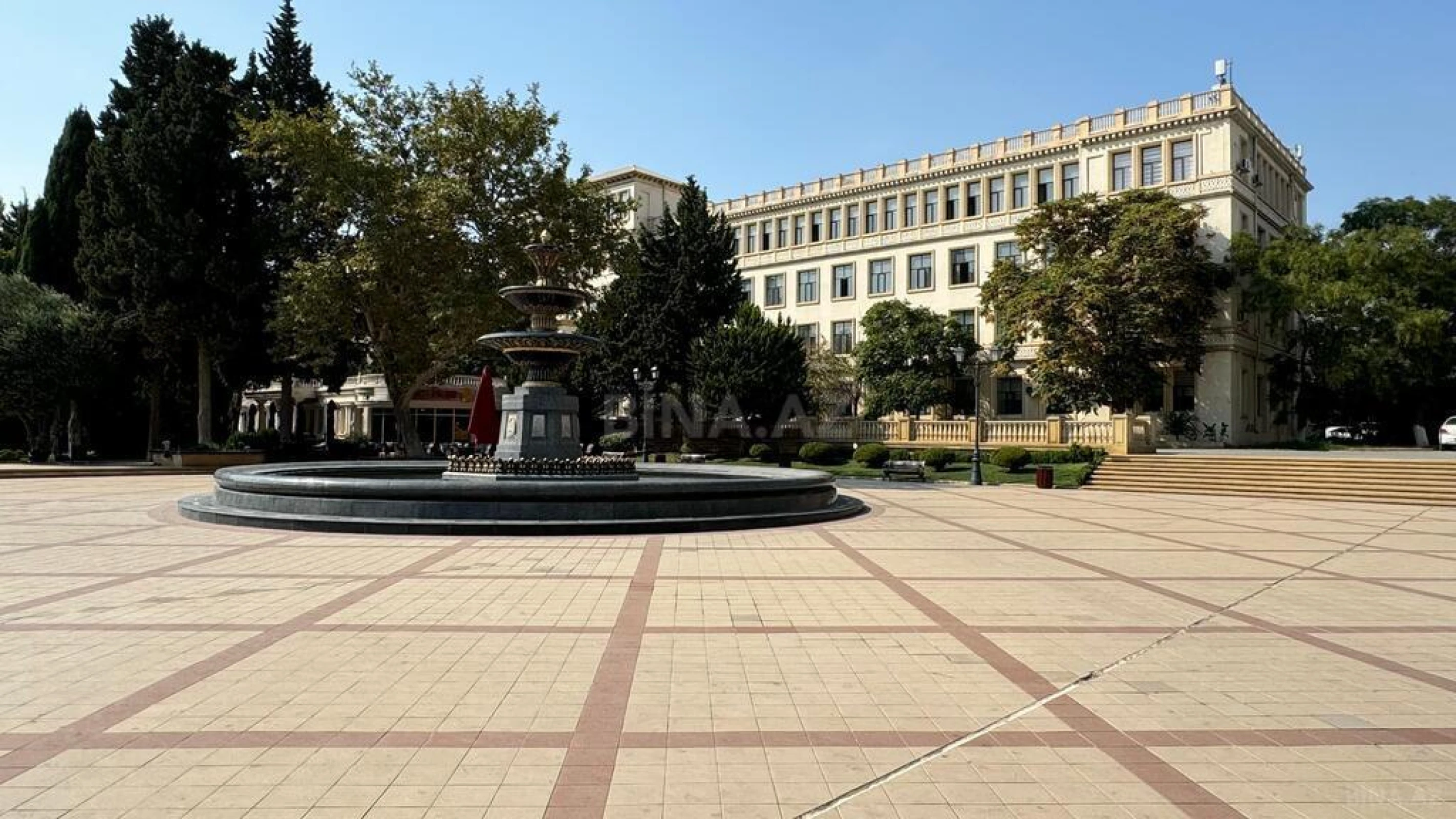 Satılır 3 otaqlı mənzil 115 m²