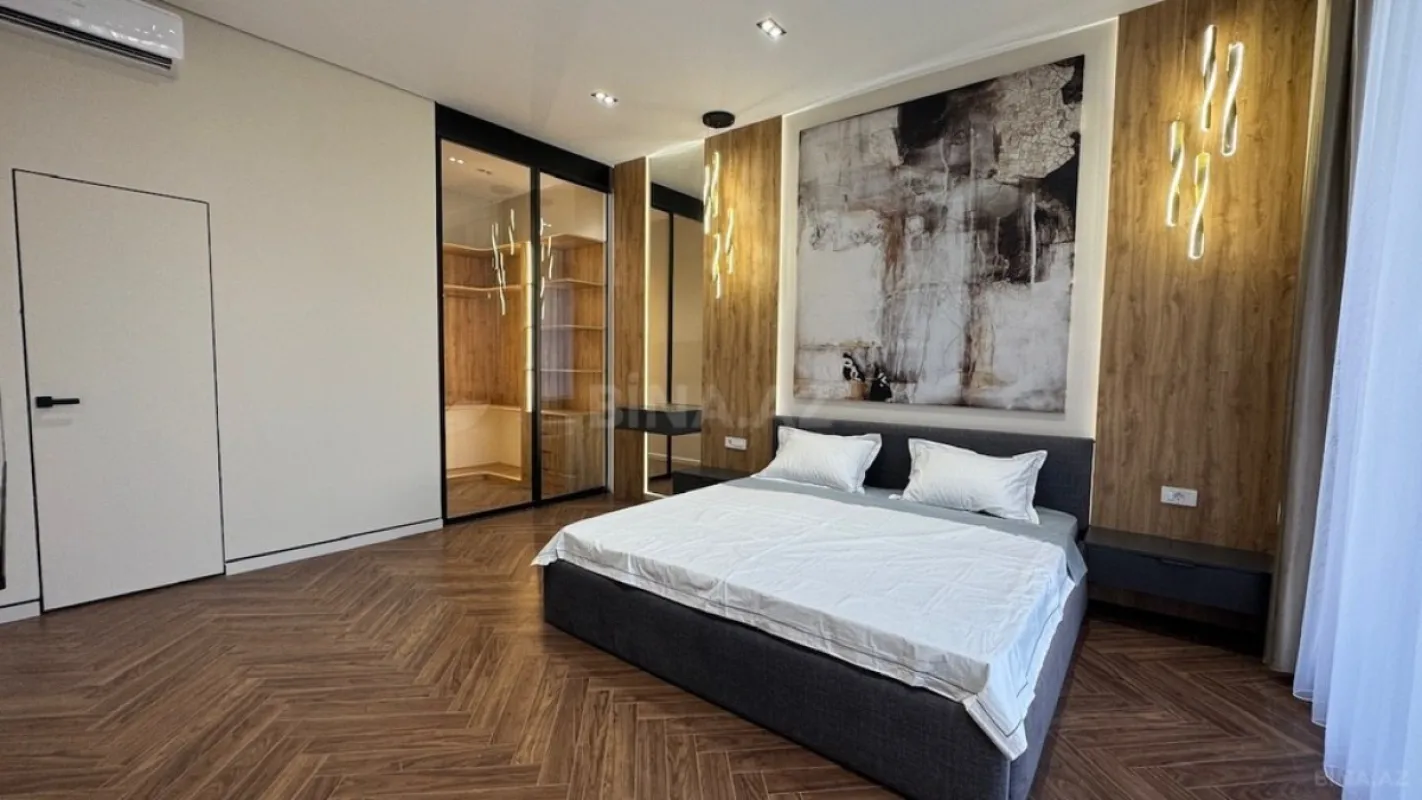 Satılır 4 otaqlı həyət evi 280 m²