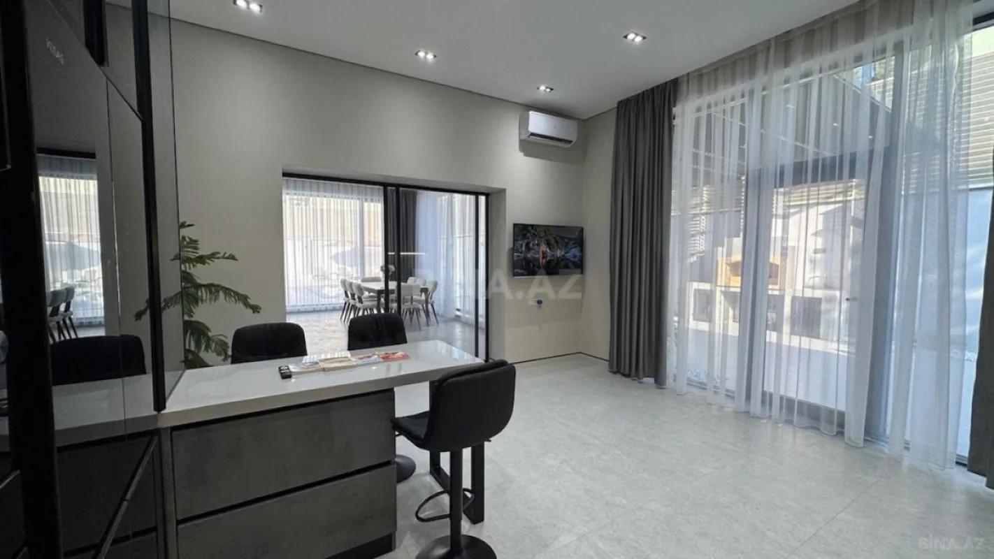 Satılır 4 otaqlı həyət evi 280 m²