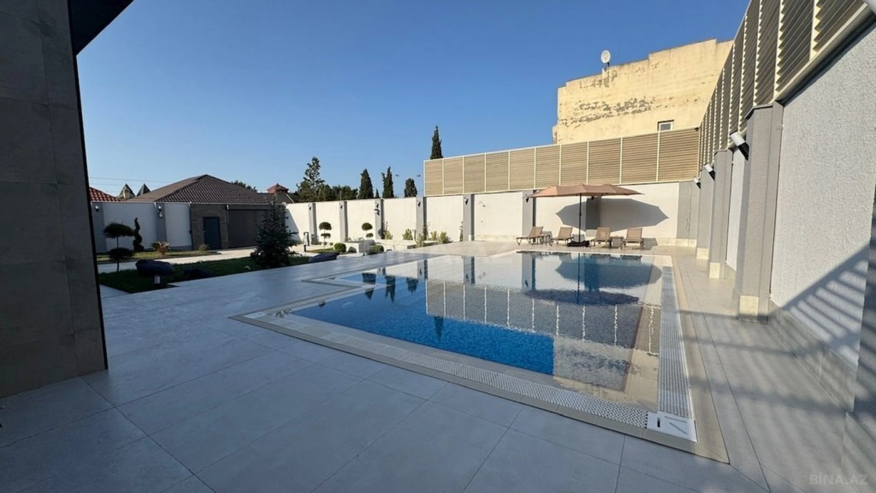 Satılır 4 otaqlı həyət evi 280 m²