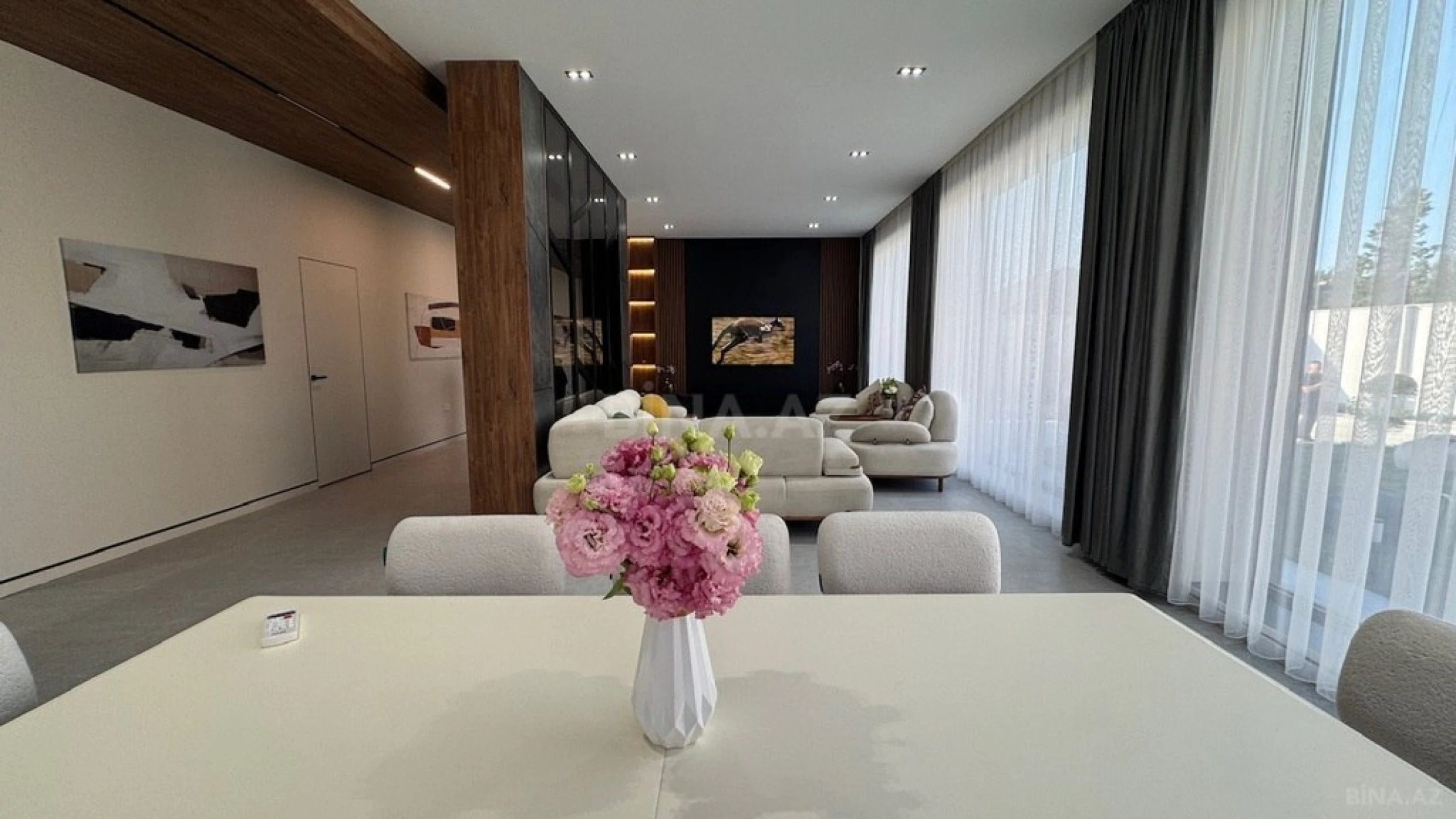 Satılır 4 otaqlı həyət evi 280 m²