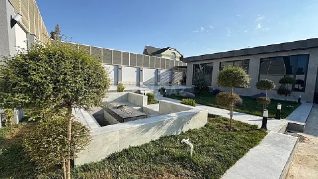 Satılır 4 otaqlı həyət evi 280 m²