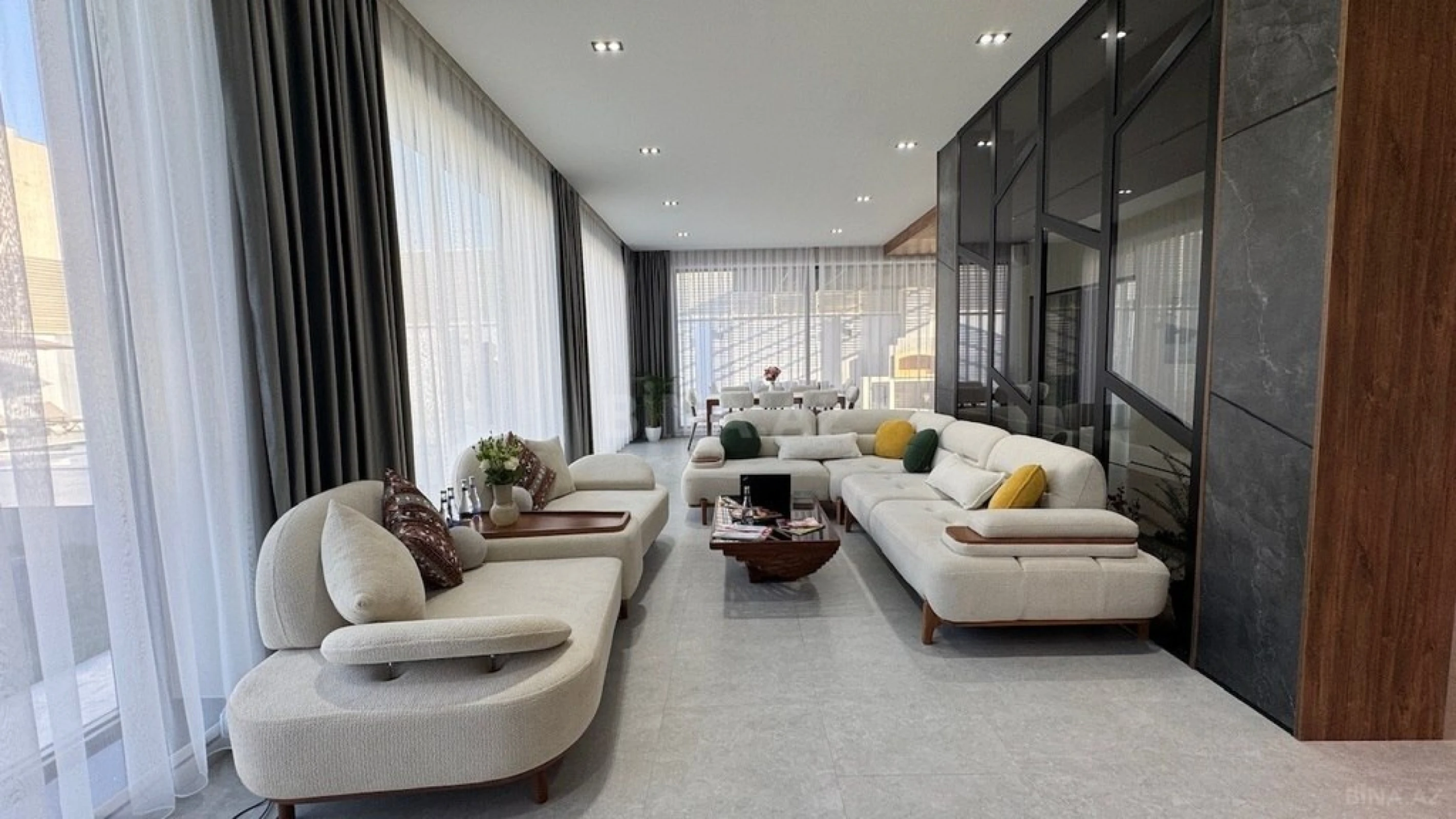 Satılır 4 otaqlı həyət evi 280 m²