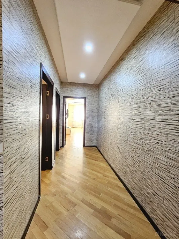 Satılır 3 otaqlı mənzil 107 m²