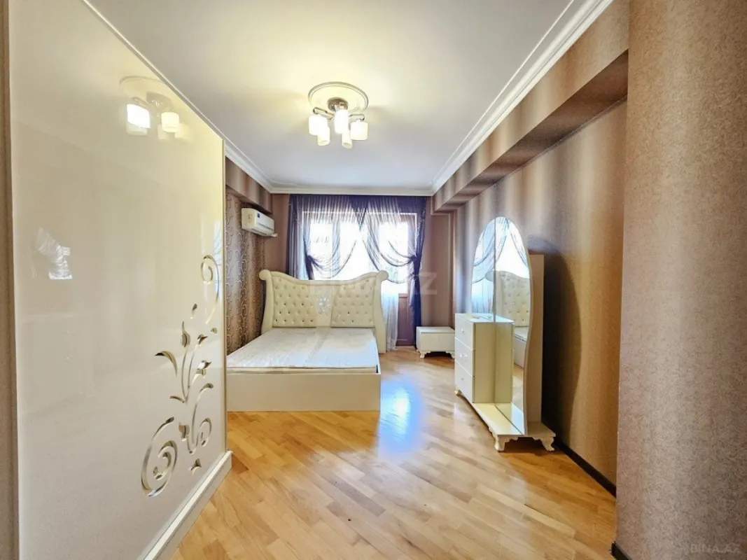 Satılır 3 otaqlı mənzil 107 m²