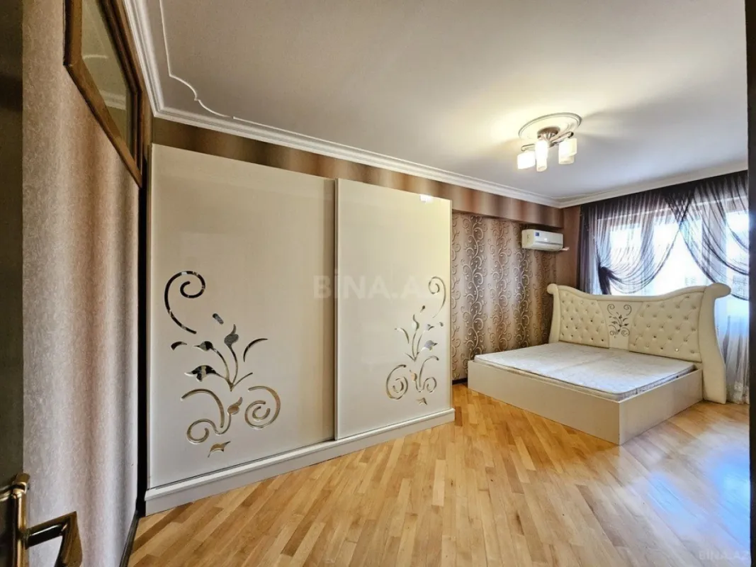 Satılır 3 otaqlı mənzil 107 m²