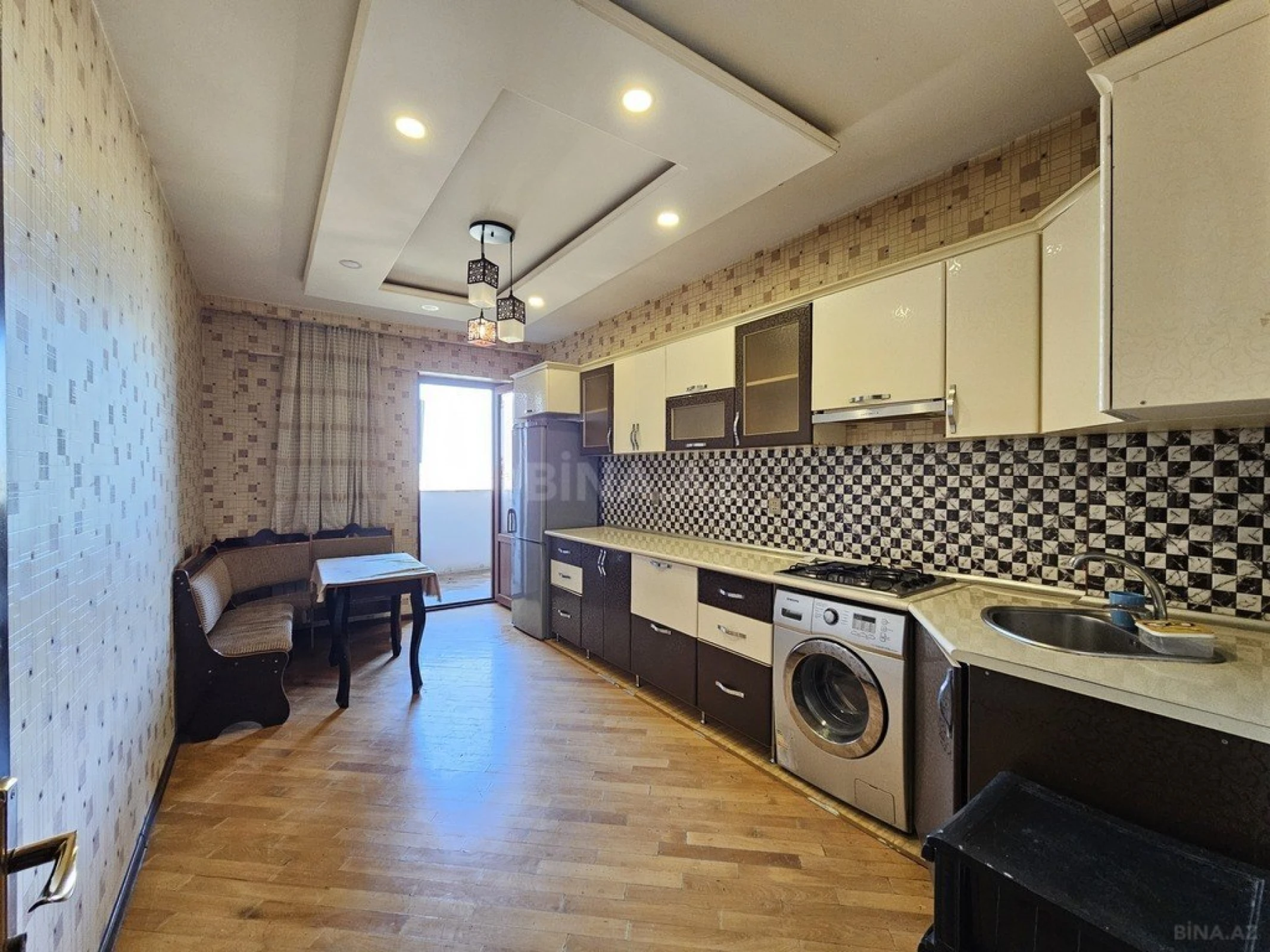 Satılır 3 otaqlı mənzil 107 m²