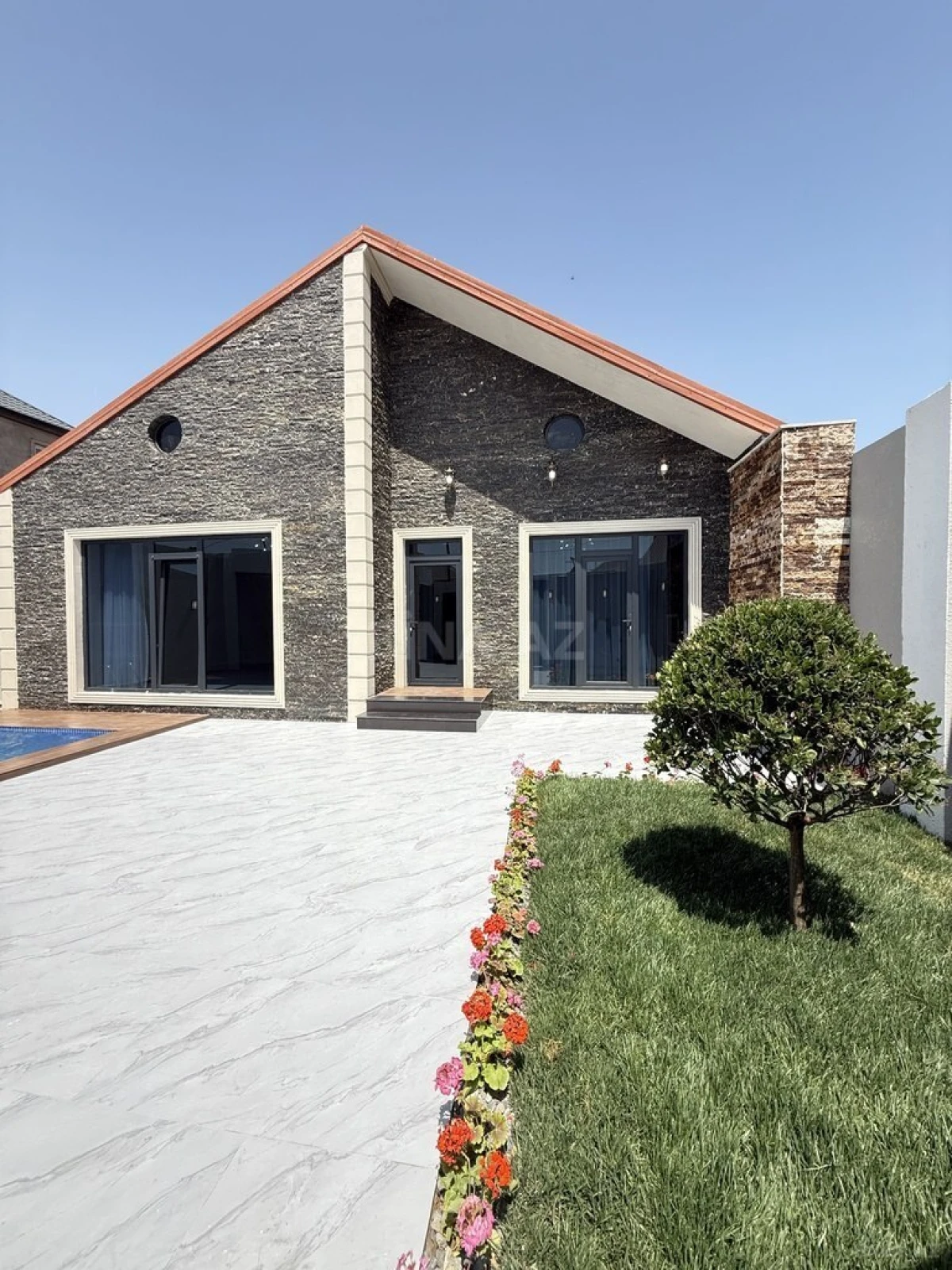 Satılır 4 otaqlı həyət evi 145 m²