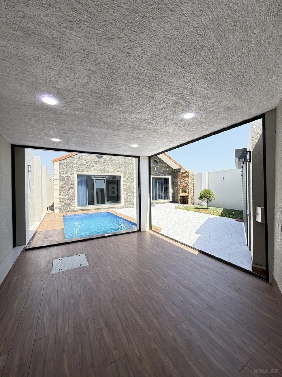Satılır 4 otaqlı həyət evi 145 m²