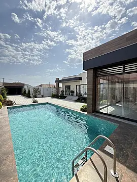 Satılır 4 otaqlı həyət evi 200 m²