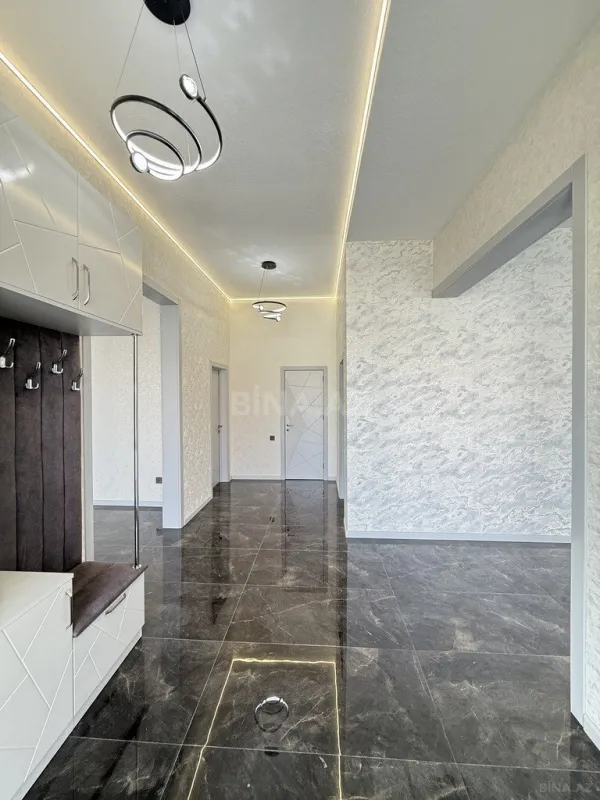 Satılır 4 otaqlı həyət evi 200 m²