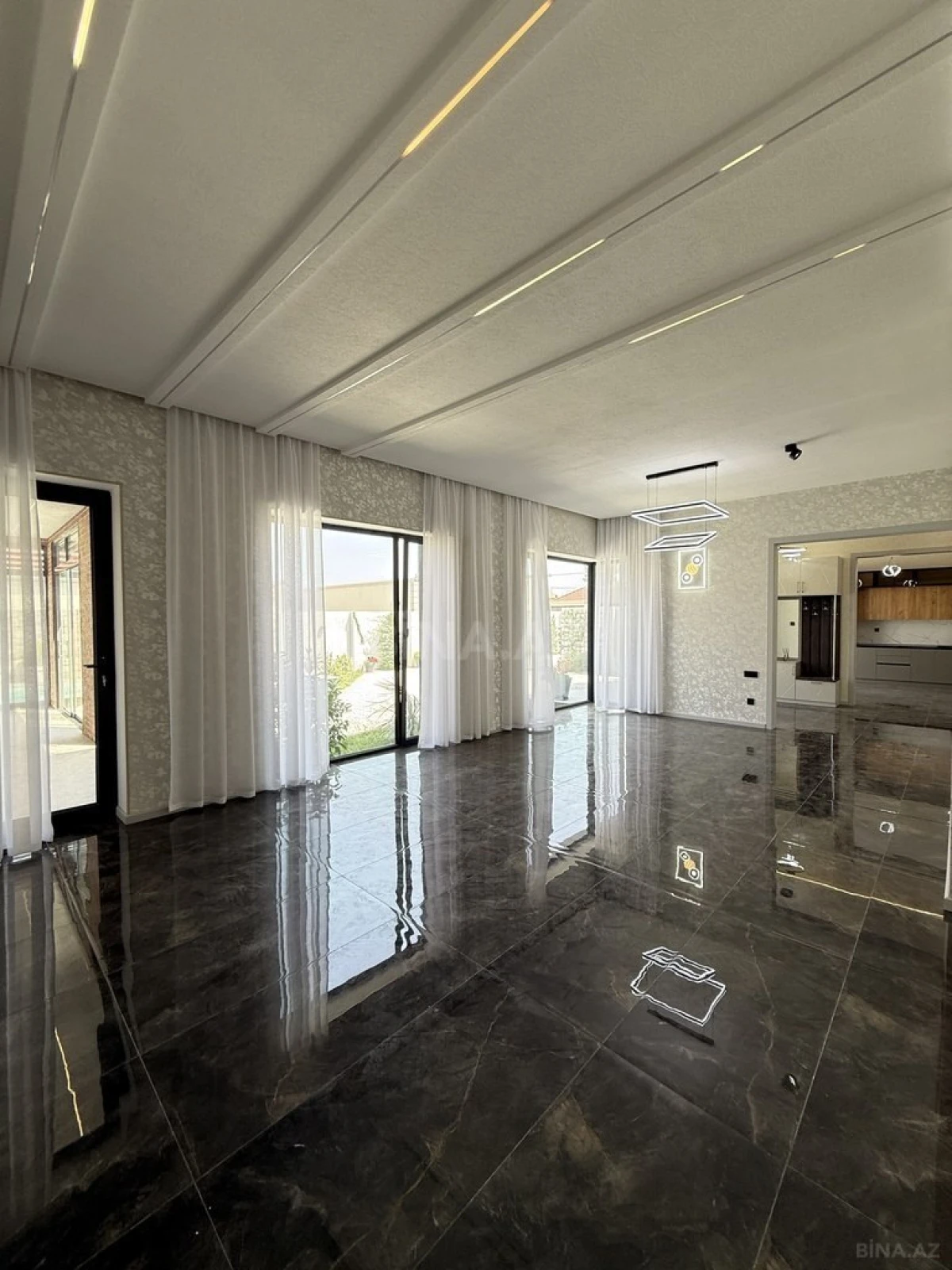 Satılır 4 otaqlı həyət evi 200 m²
