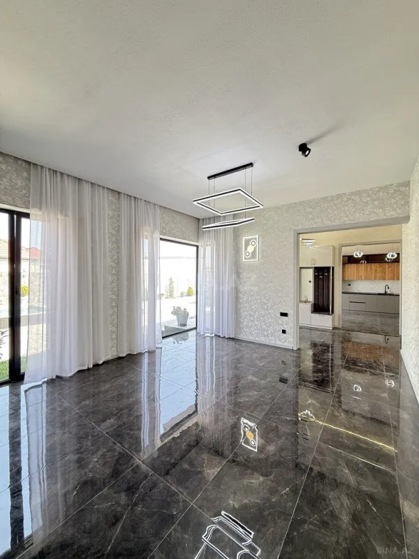 Satılır 4 otaqlı həyət evi 200 m²