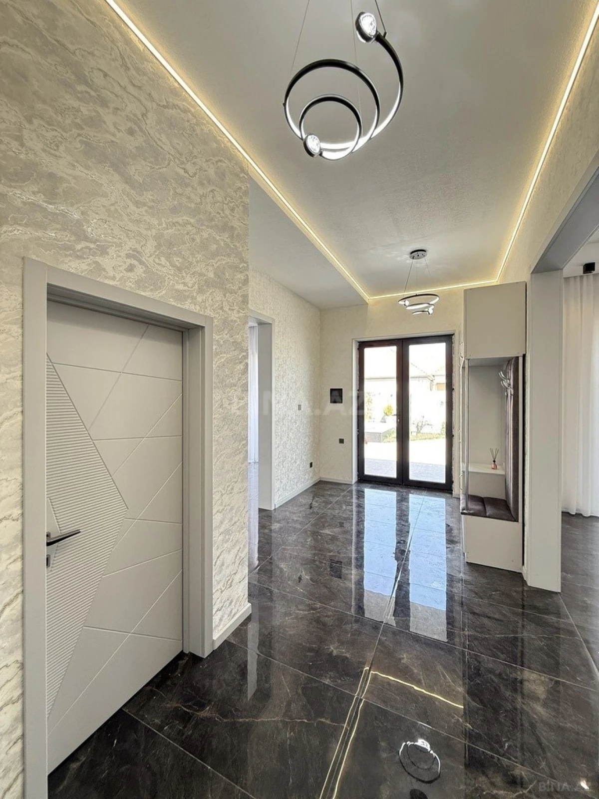 Satılır 4 otaqlı həyət evi 200 m²