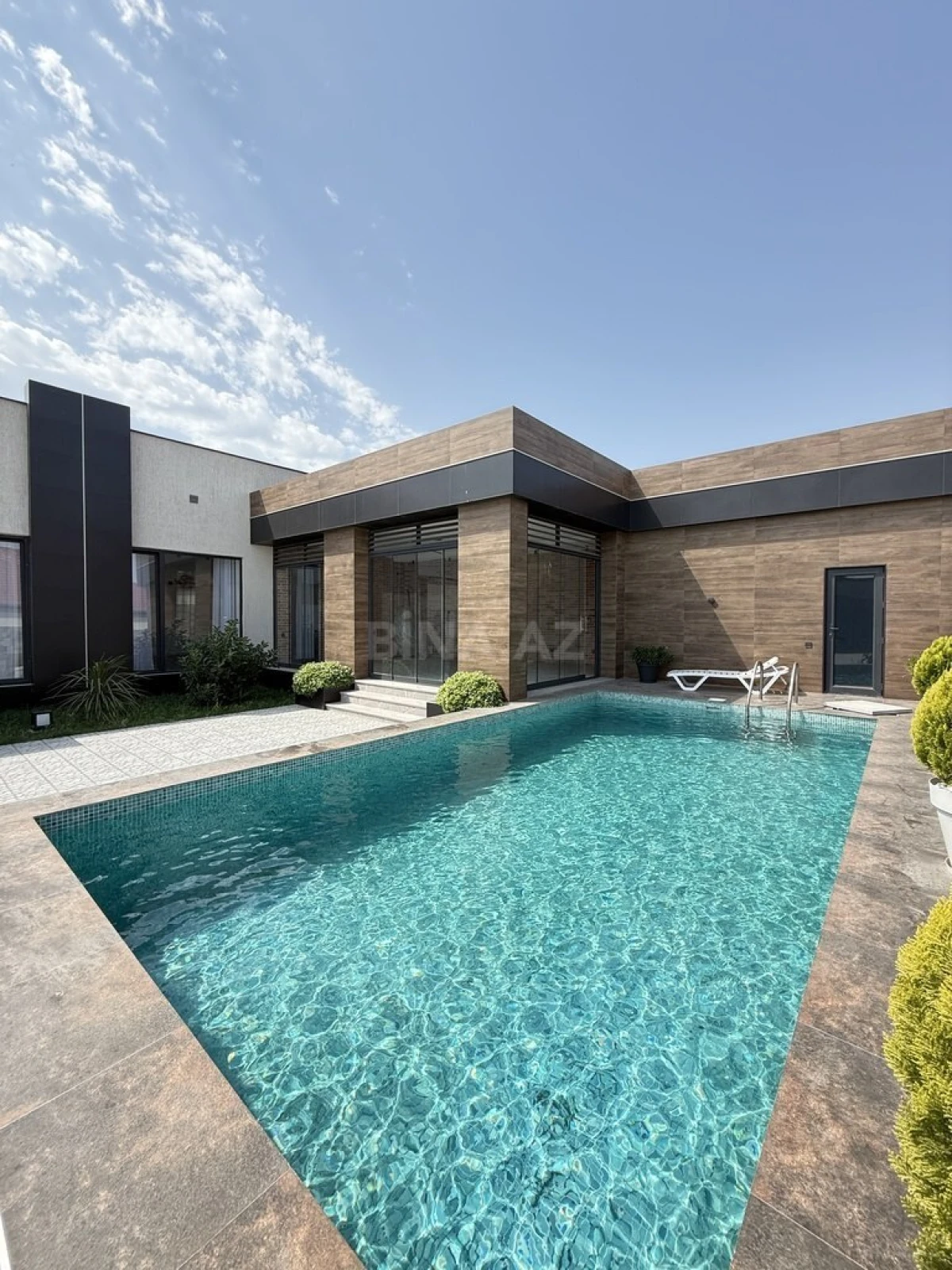 Satılır 4 otaqlı həyət evi 200 m²