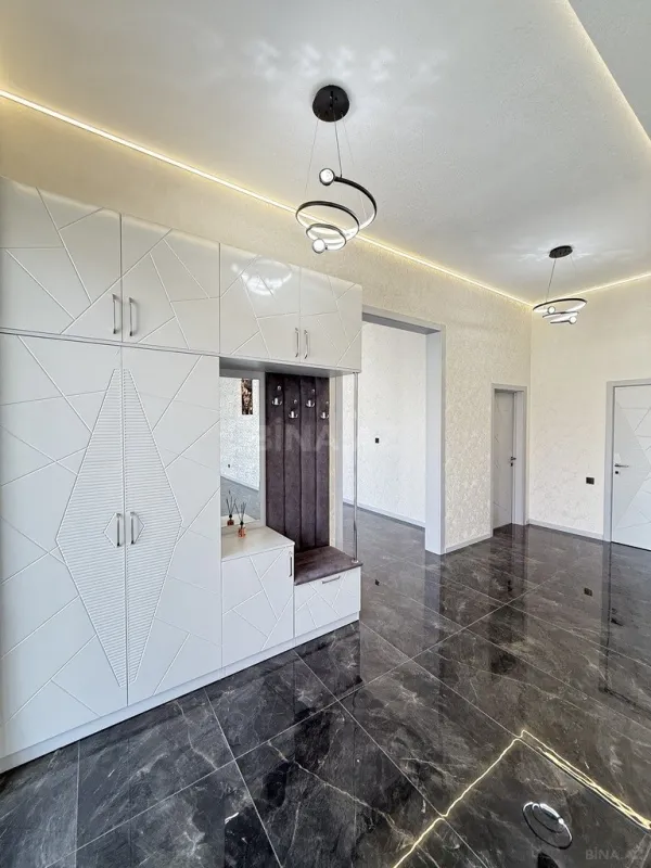 Satılır 4 otaqlı həyət evi 200 m²