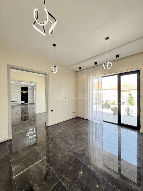 Satılır 4 otaqlı həyət evi 200 m²