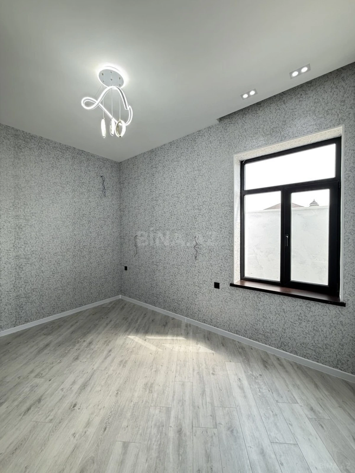 Satılır 4 otaqlı həyət evi 135 m²