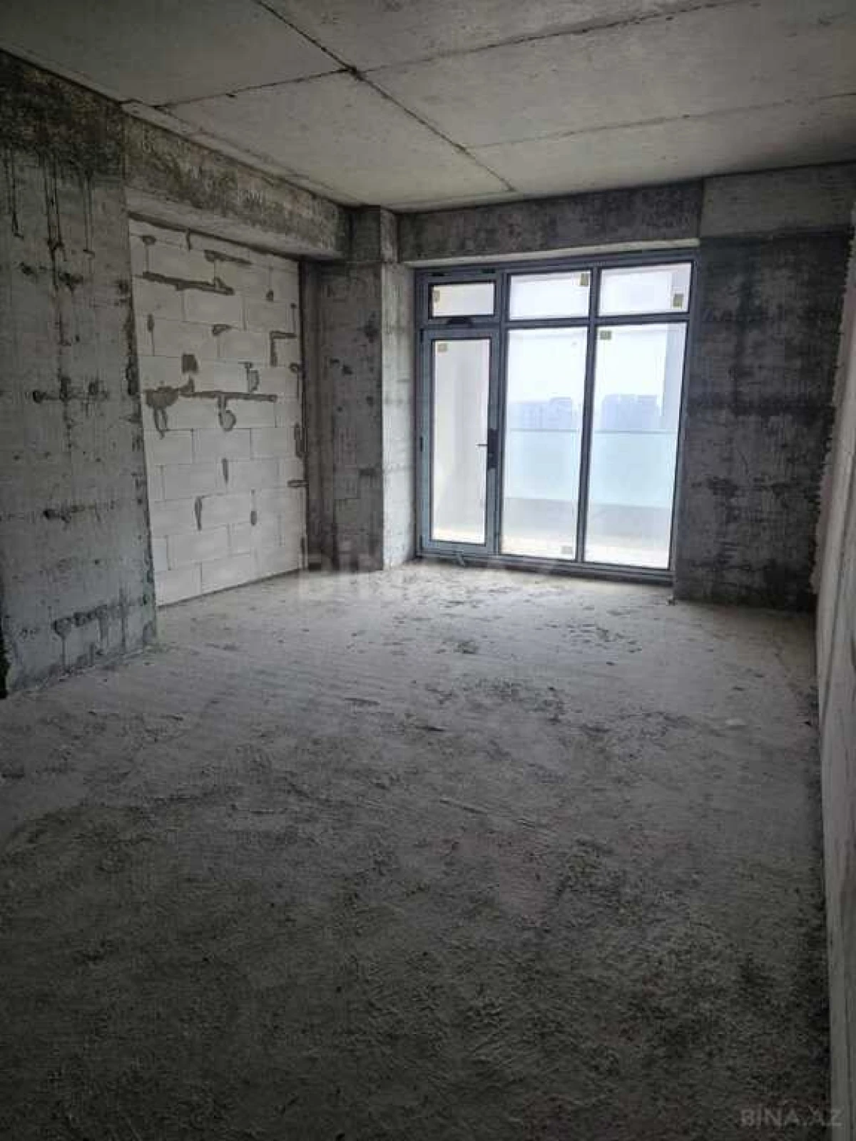 Satılır 3 otaqlı mənzil 148 m²