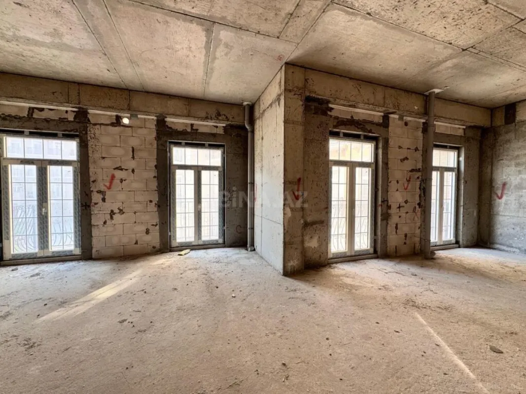 Satılır 2 otaqlı mənzil 84 m²