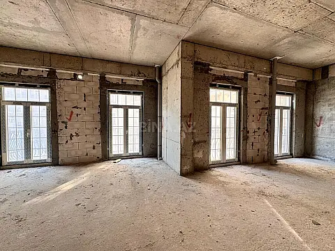 Satılır 2 otaqlı mənzil 84 m²