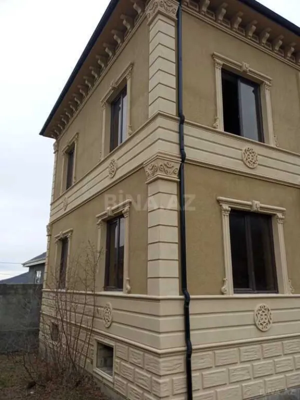 Satılır 5 otaqlı həyət evi 210 m²