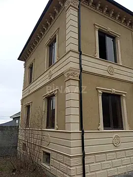 Satılır 5 otaqlı həyət evi 210 m²