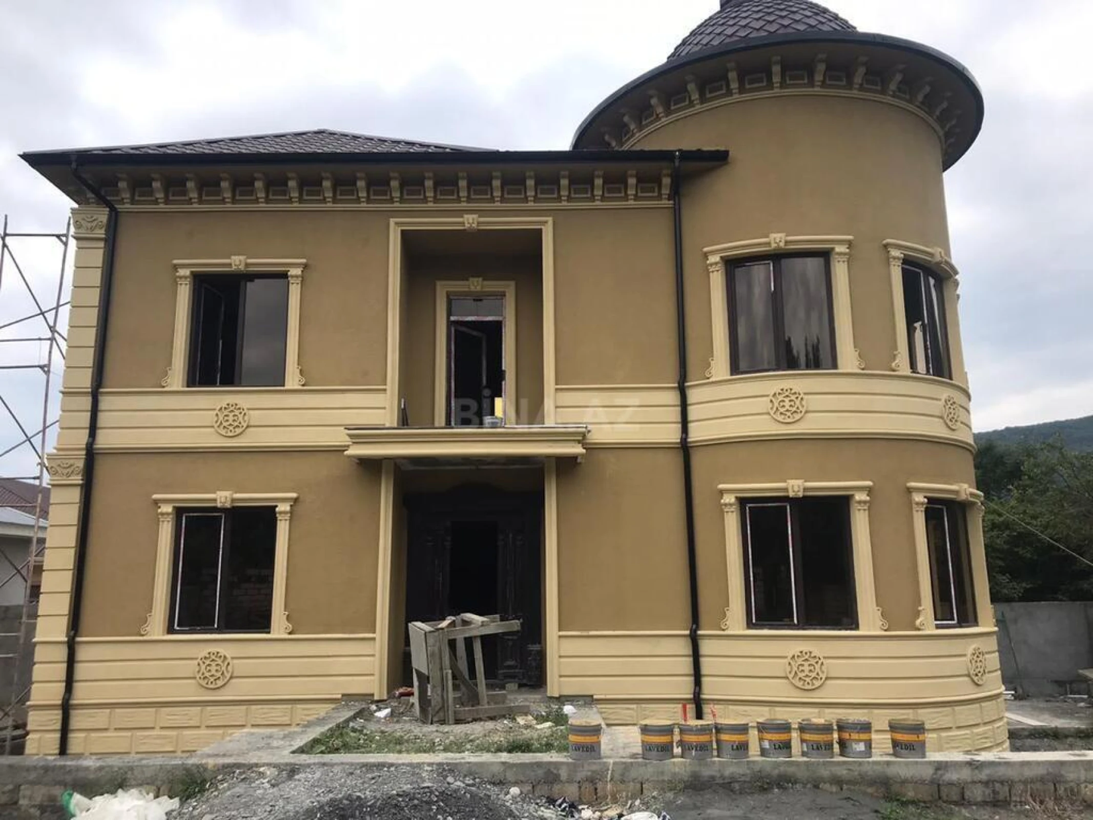 Satılır 5 otaqlı həyət evi 210 m²