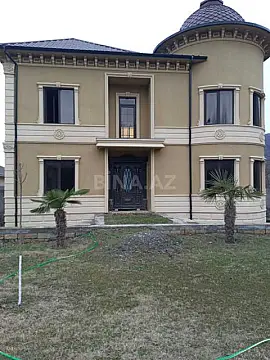 Satılır 5 otaqlı həyət evi 210 m²