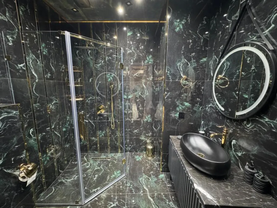 Satılır 3 otaqlı mənzil 145 m²