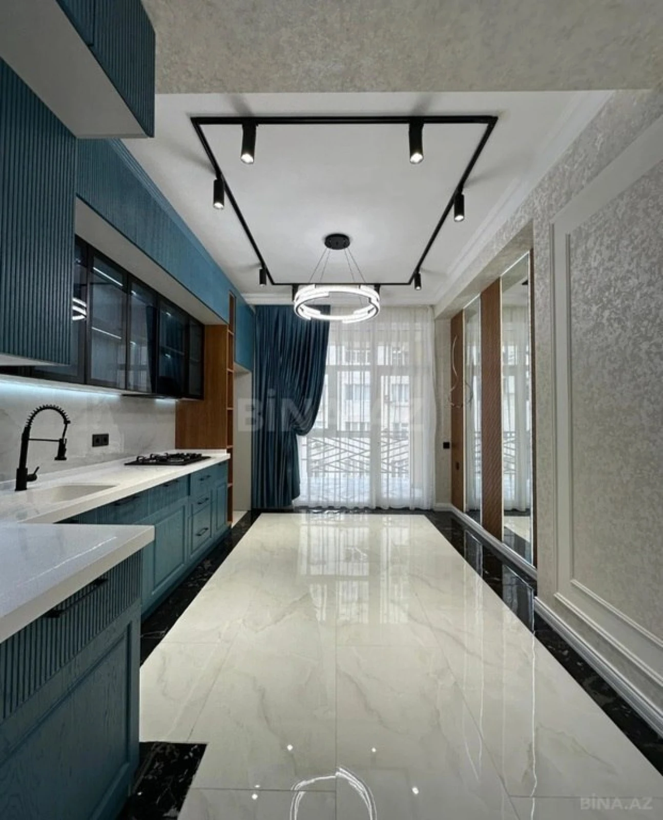 Satılır 3 otaqlı mənzil 140 m²