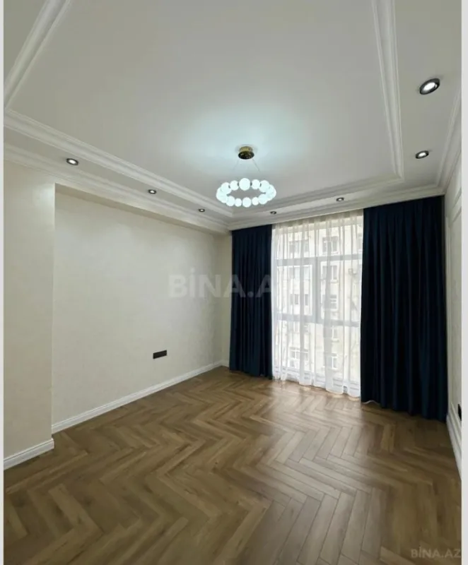 Satılır 3 otaqlı mənzil 140 m²