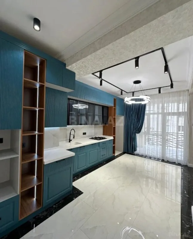 Satılır 3 otaqlı mənzil 140 m²