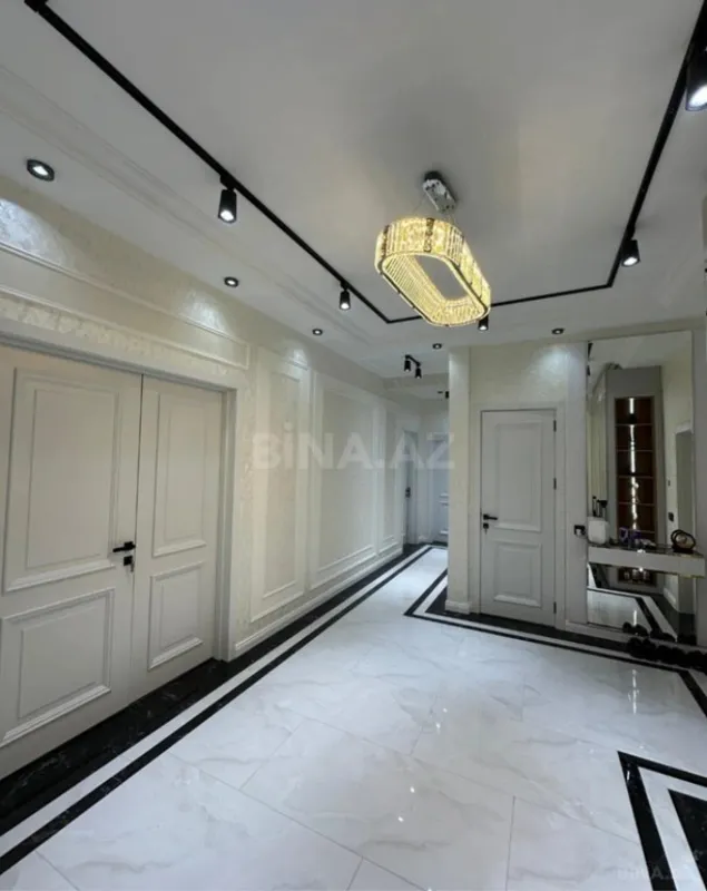 Satılır 3 otaqlı mənzil 140 m²
