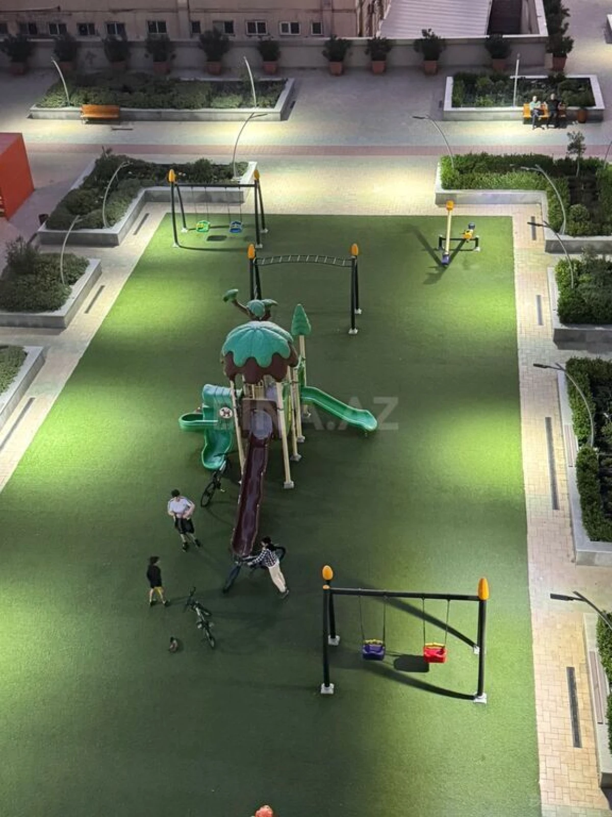 Kirayə verilir 3 otaqlı mənzil 150 m²