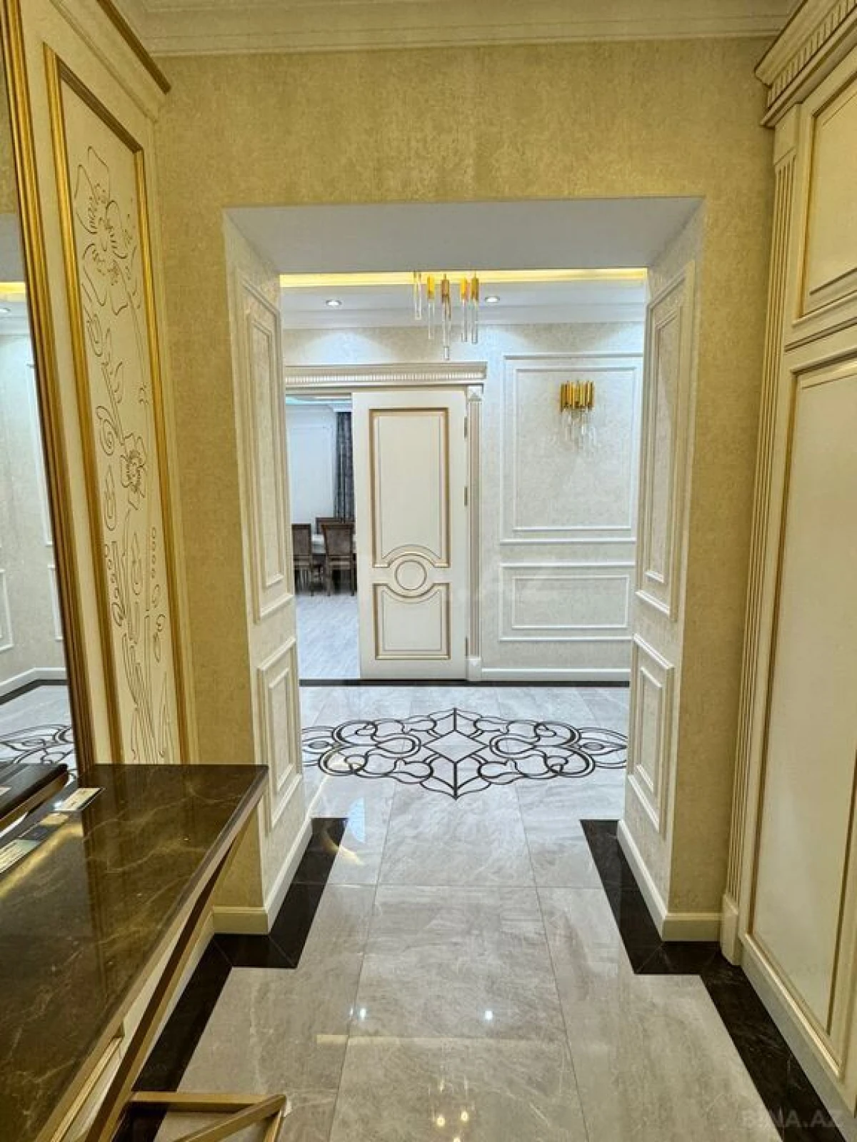 Kirayə verilir 3 otaqlı mənzil 150 m²