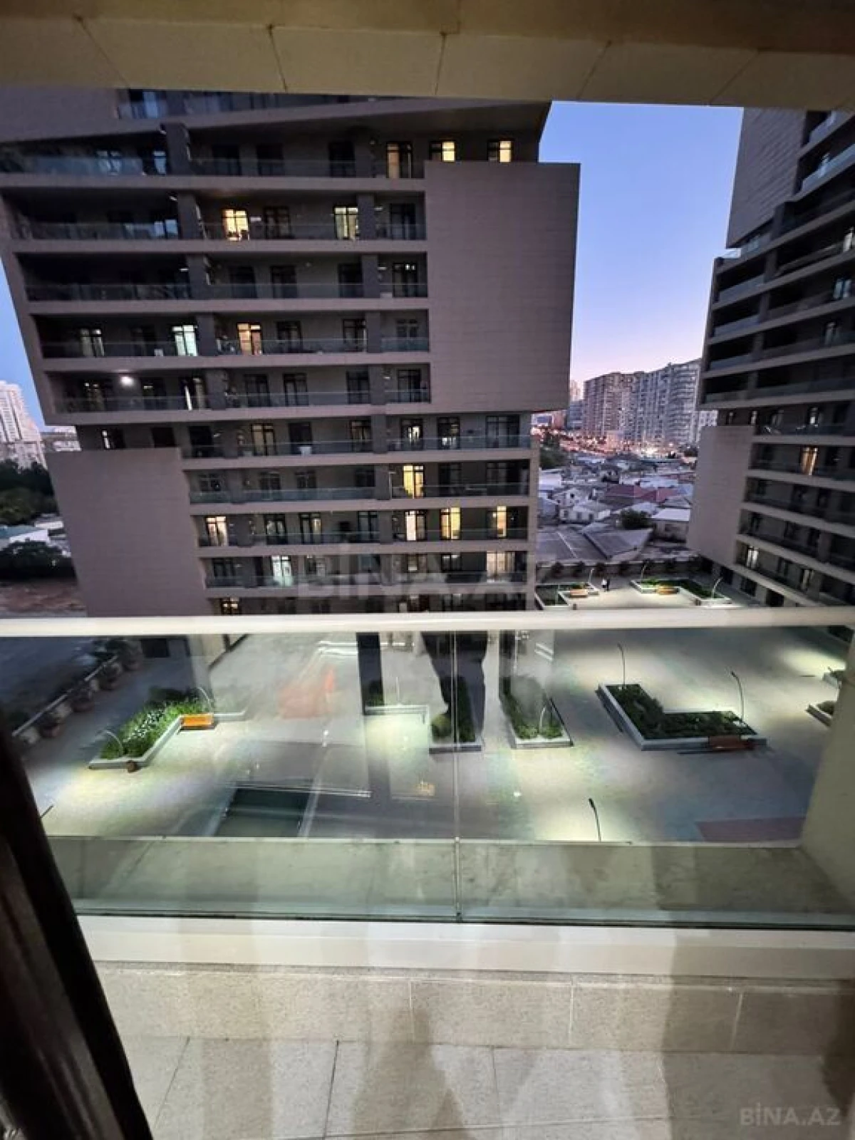Kirayə verilir 3 otaqlı mənzil 150 m²