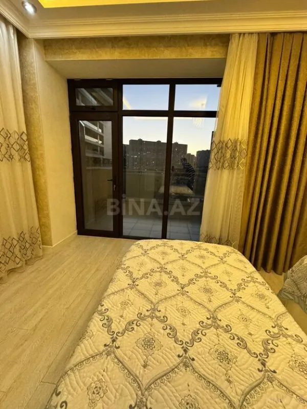 Kirayə verilir 3 otaqlı mənzil 150 m²