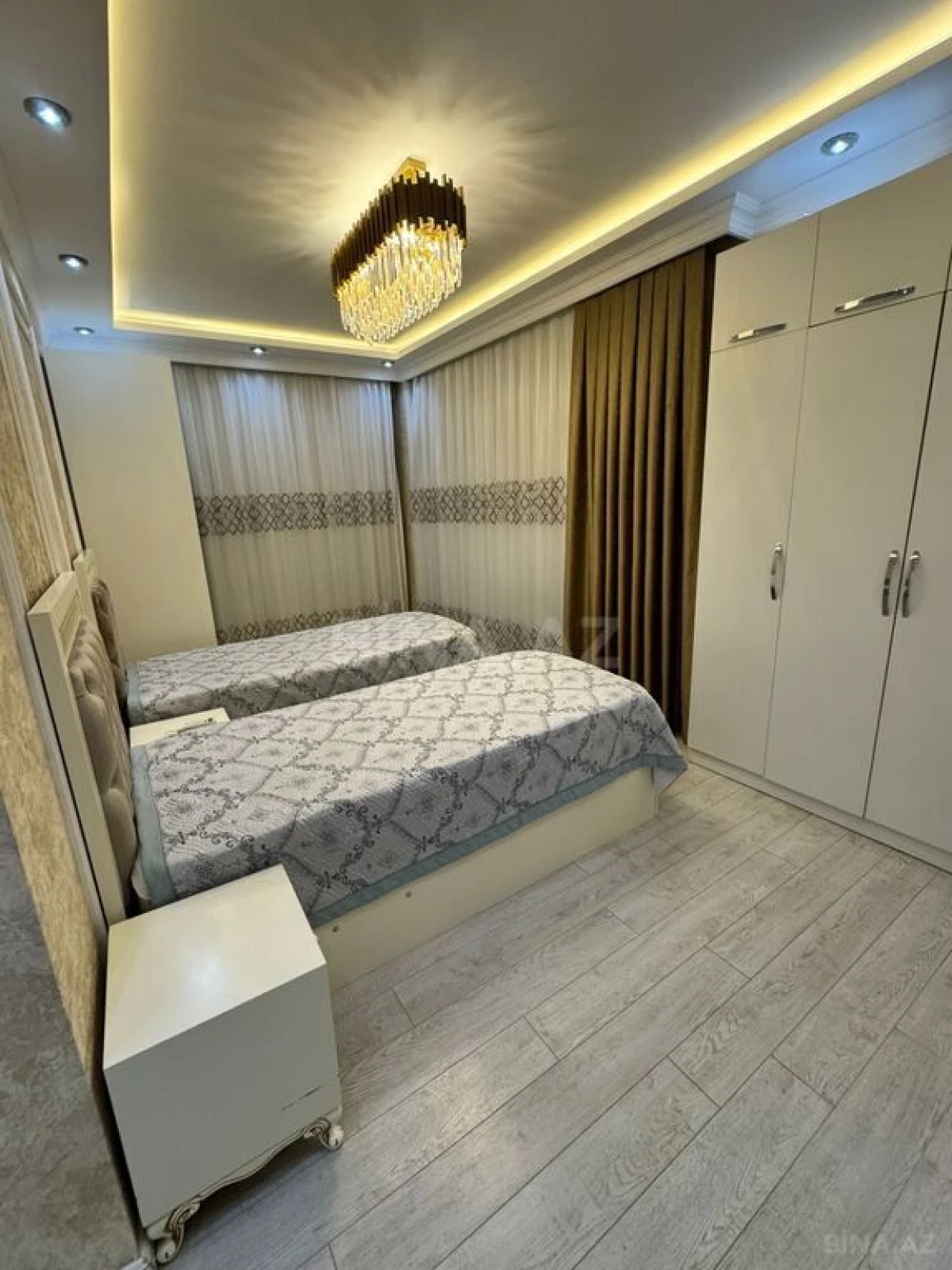 Kirayə verilir 3 otaqlı mənzil 150 m²