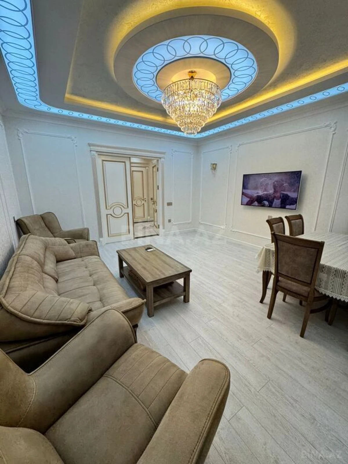 Kirayə verilir 3 otaqlı mənzil 150 m²