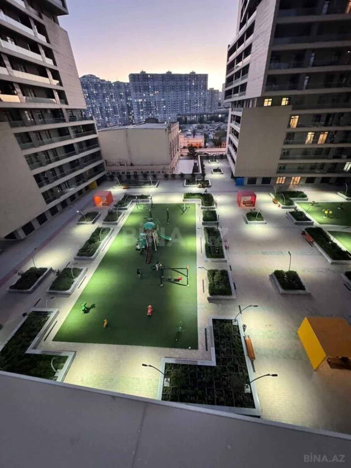 Kirayə verilir 3 otaqlı mənzil 150 m²