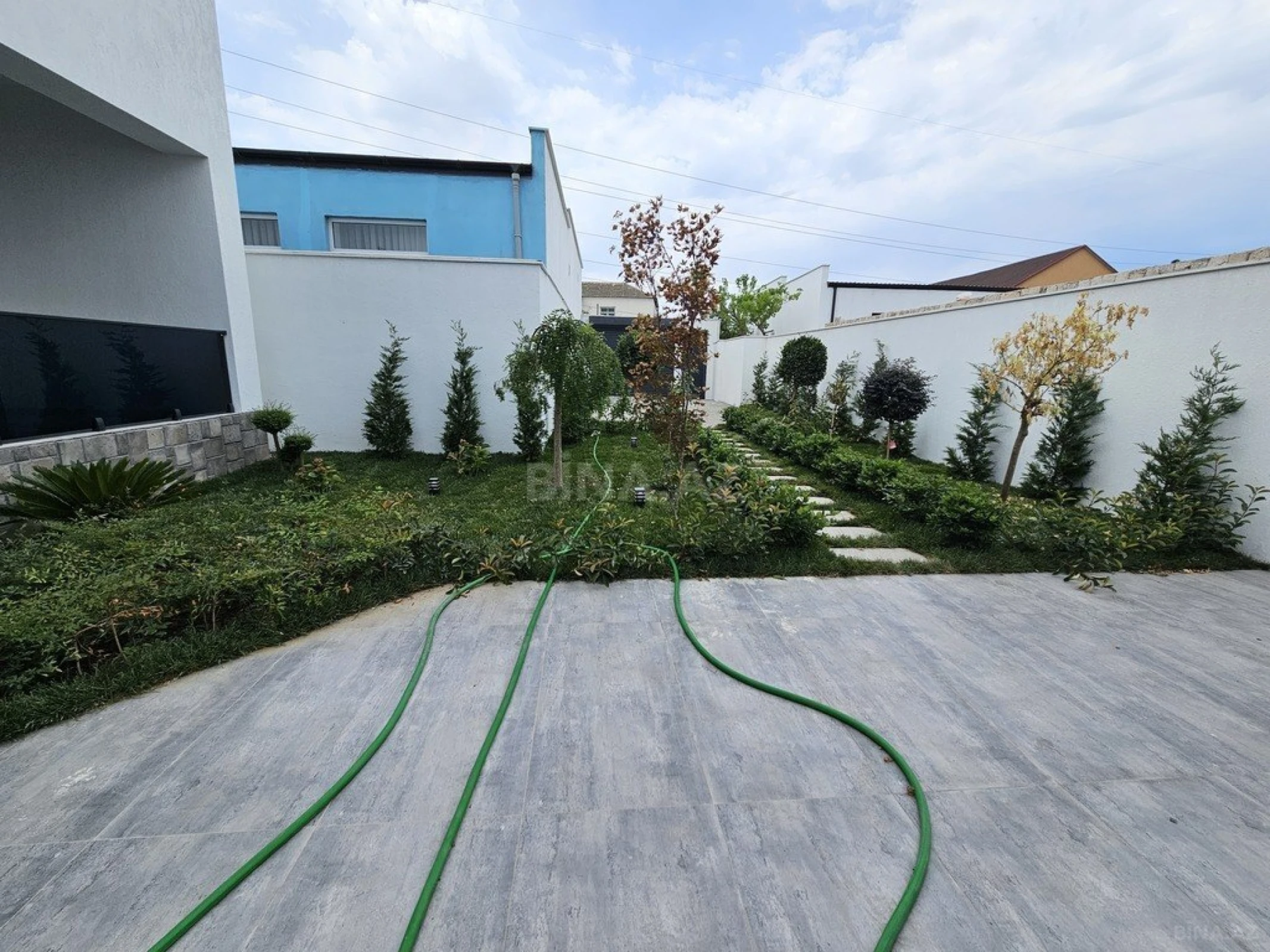 Satılır 4 otaqlı həyət evi 200 m²