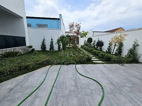 Satılır 4 otaqlı həyət evi 200 m²