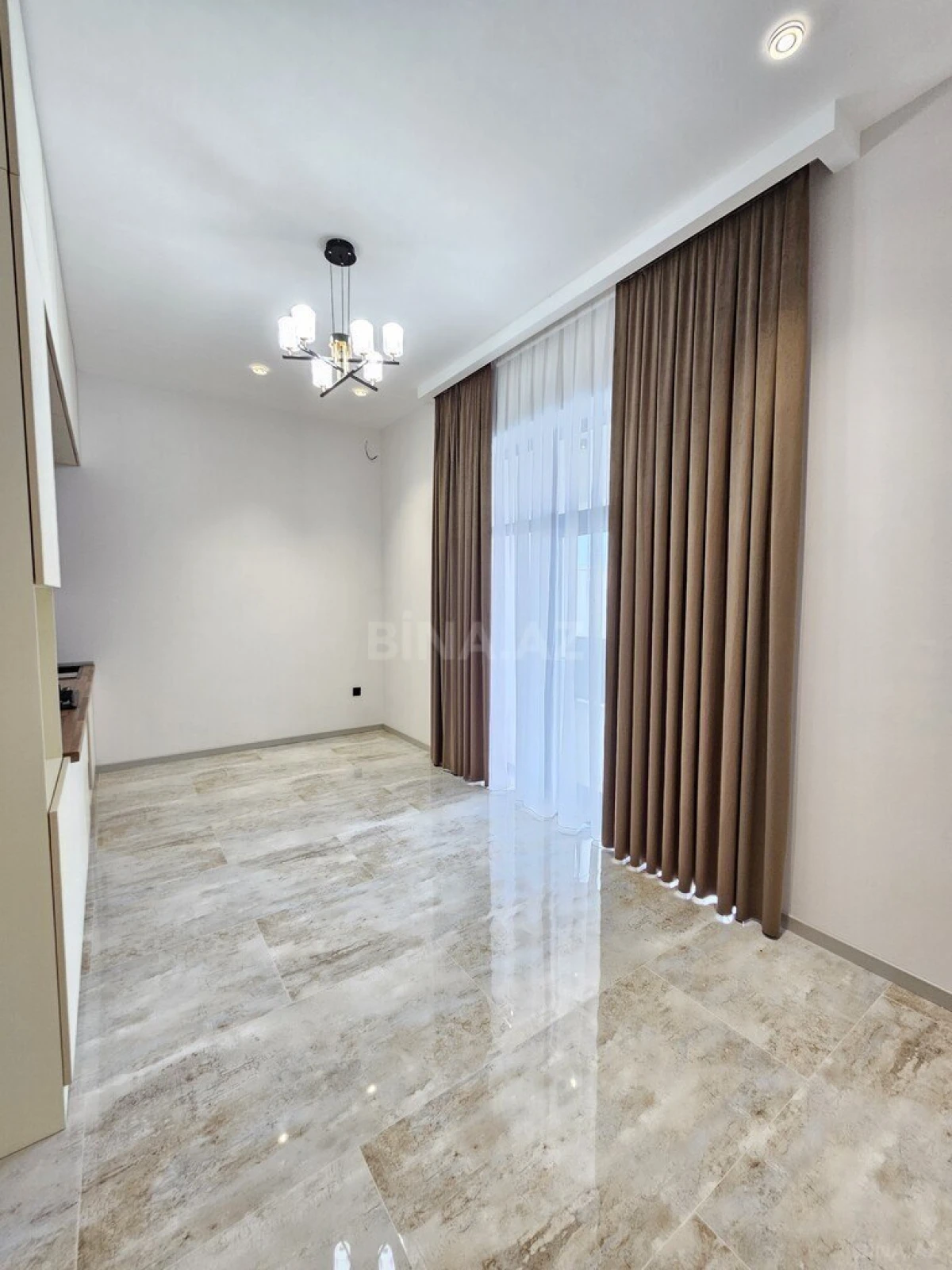 Satılır 4 otaqlı həyət evi 200 m²