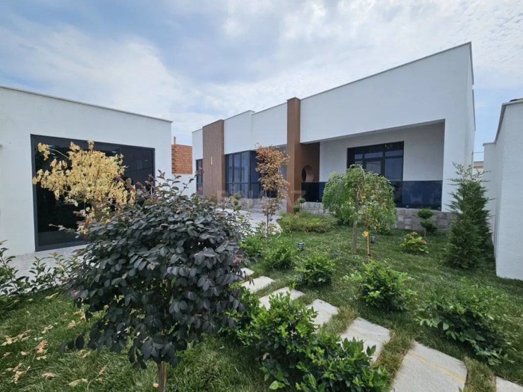 Satılır 4 otaqlı həyət evi 200 m²