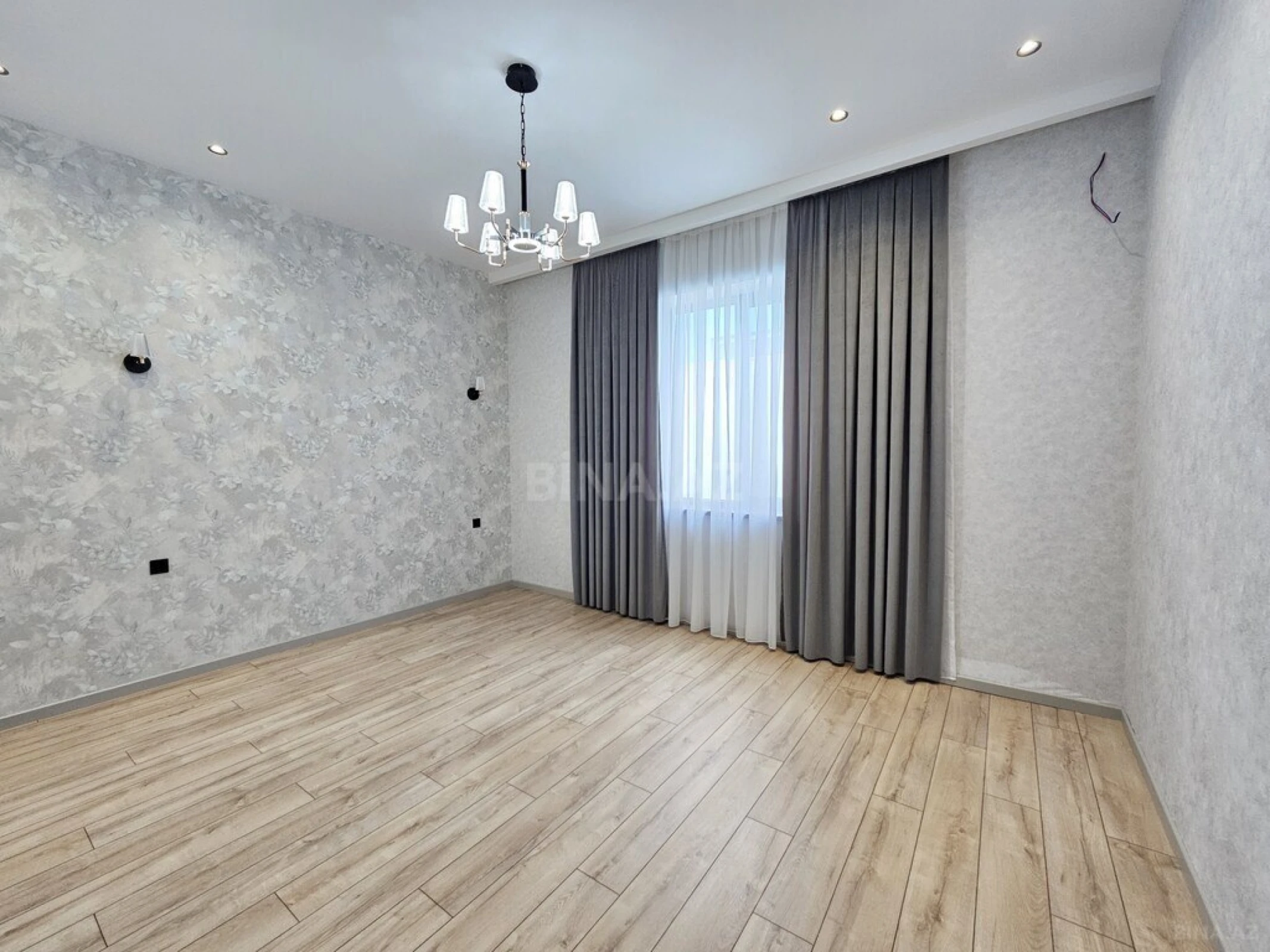 Satılır 4 otaqlı həyət evi 200 m²